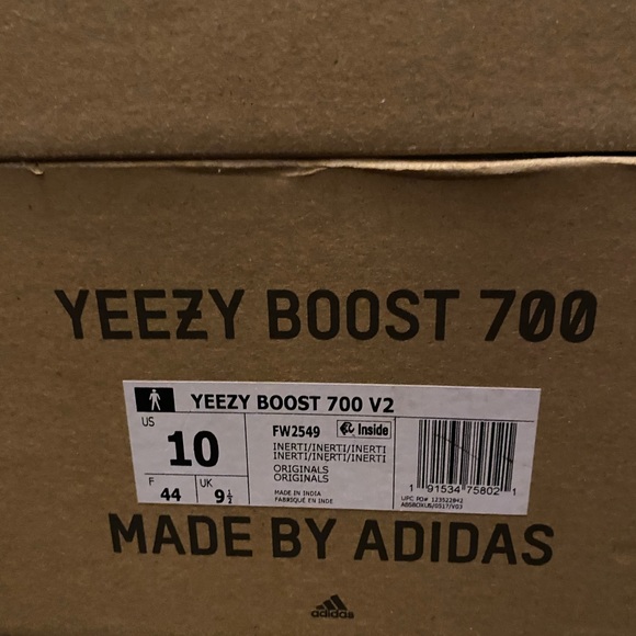 Yeezy’s - Picture 4 of 4